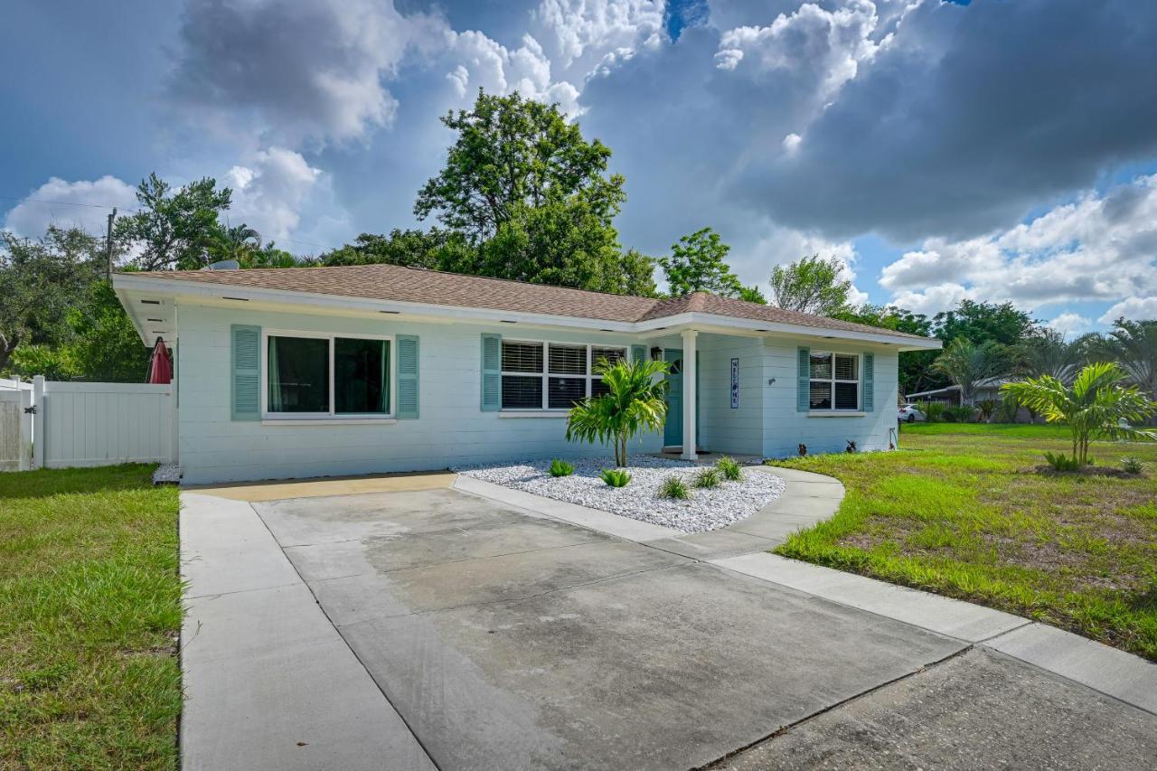 Sunny Sarasota Home With Private Yard And Fire Pit! Exteriör bild